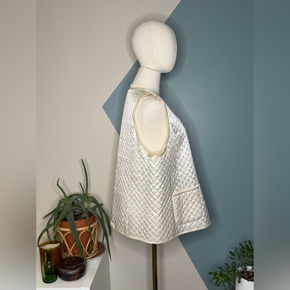 Vintage 90s Ivory Quilted Vest Jones & Co Rayon Lined Coastal Luxury Size M - Picture 4 of 12